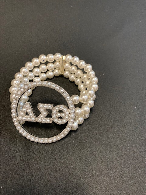 Pearl Greek Letter Necklace - Delta Sigma Theta