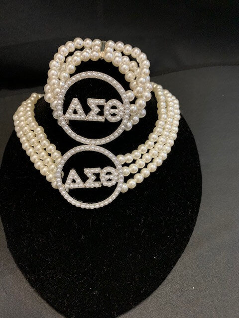 Pearl Greek Letter Necklace - Delta Sigma Theta